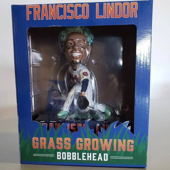 New York Mets Citi SGA 2023 Francisco Lindor Grass Growing Bobblehead - Picture 3 of 16